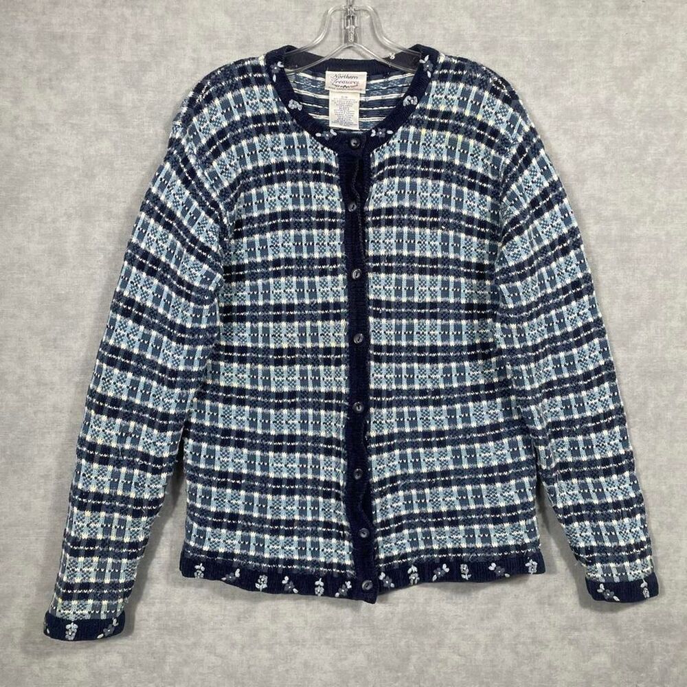 Vintage cottagecore grandmacore cardigan.
